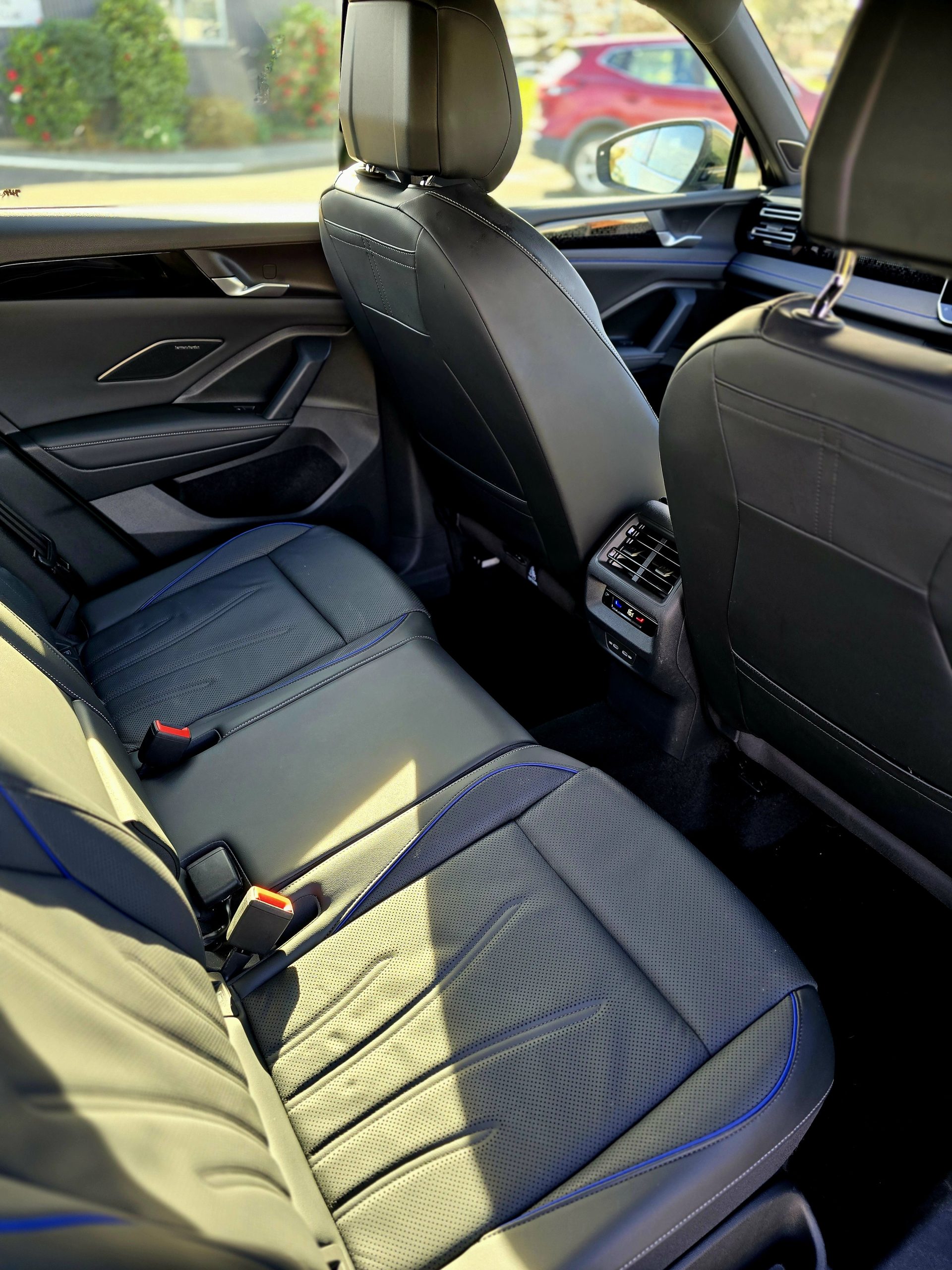 2025 Volkswagen Tiguan R-Line -12,169km's - Image 6