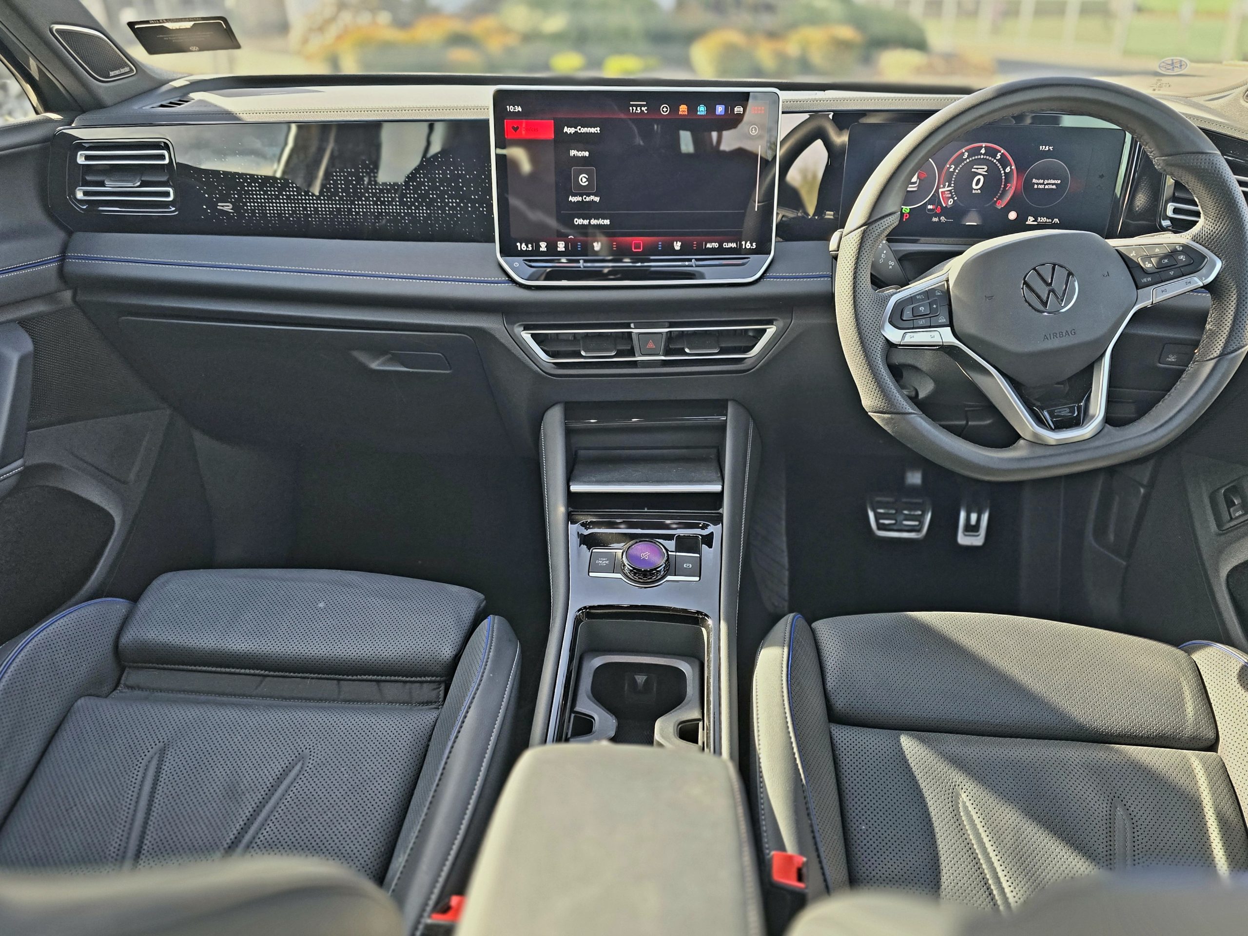 2025 Volkswagen Tiguan R-Line -12,169km's - Image 7