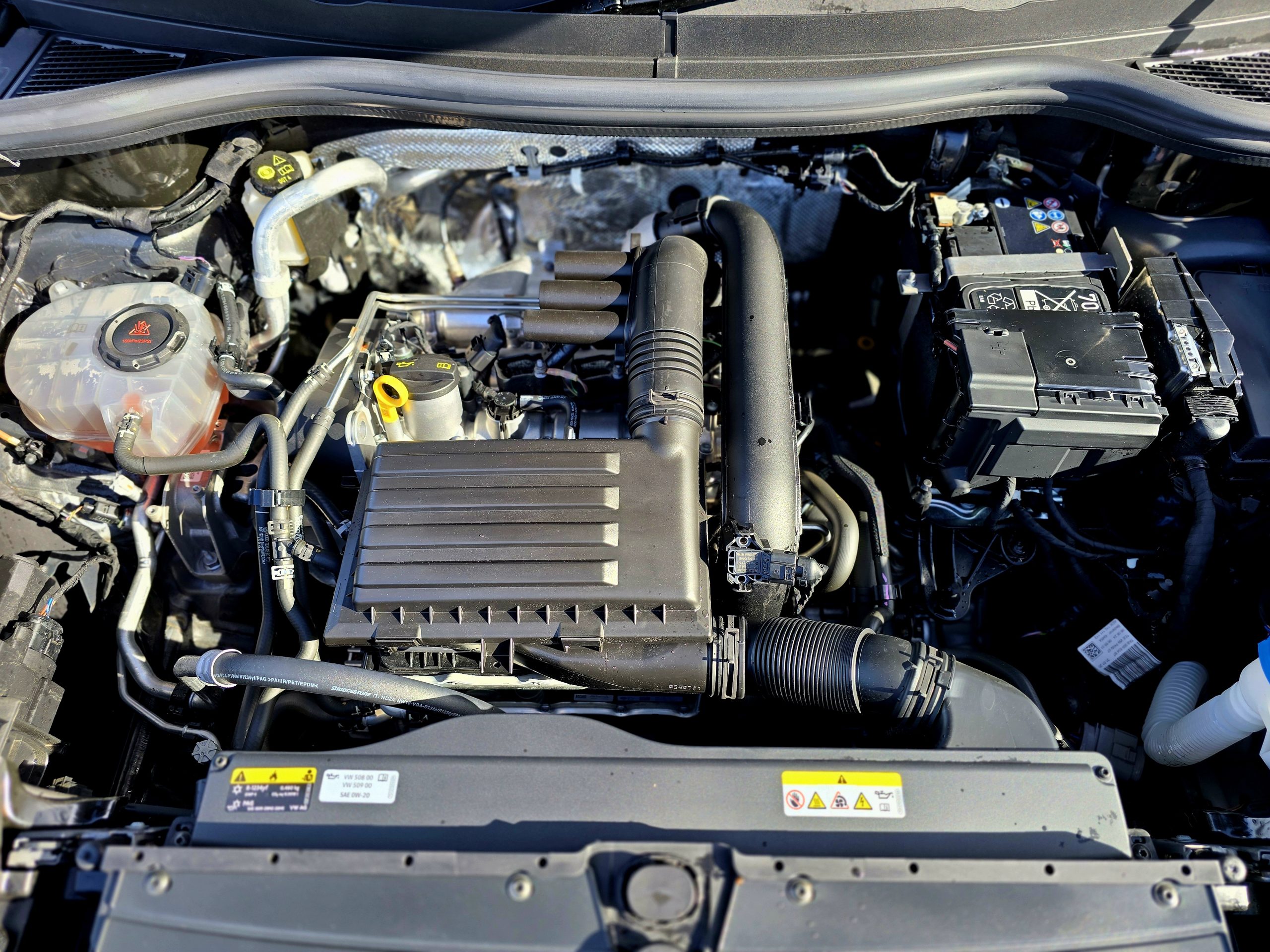 2025 Volkswagen Tiguan R-Line -12,169km's - Image 19
