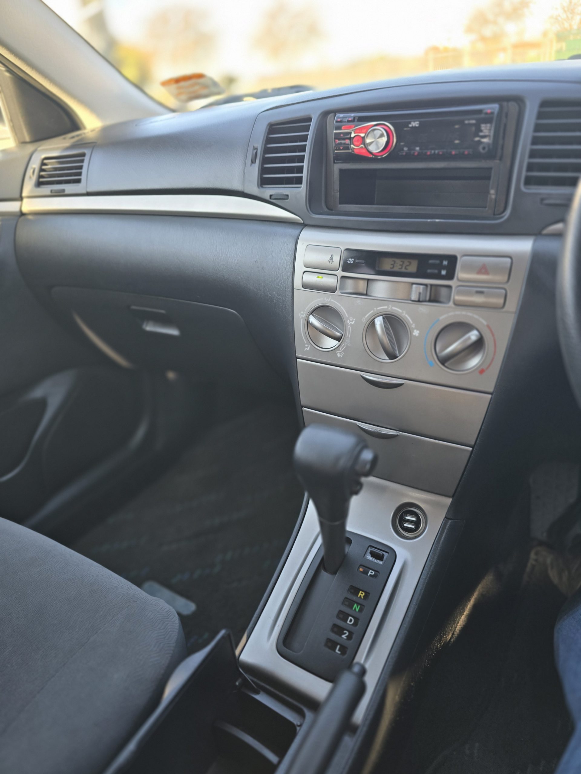 2005 Toyota Corolla Runx -147,845km's - Image 10