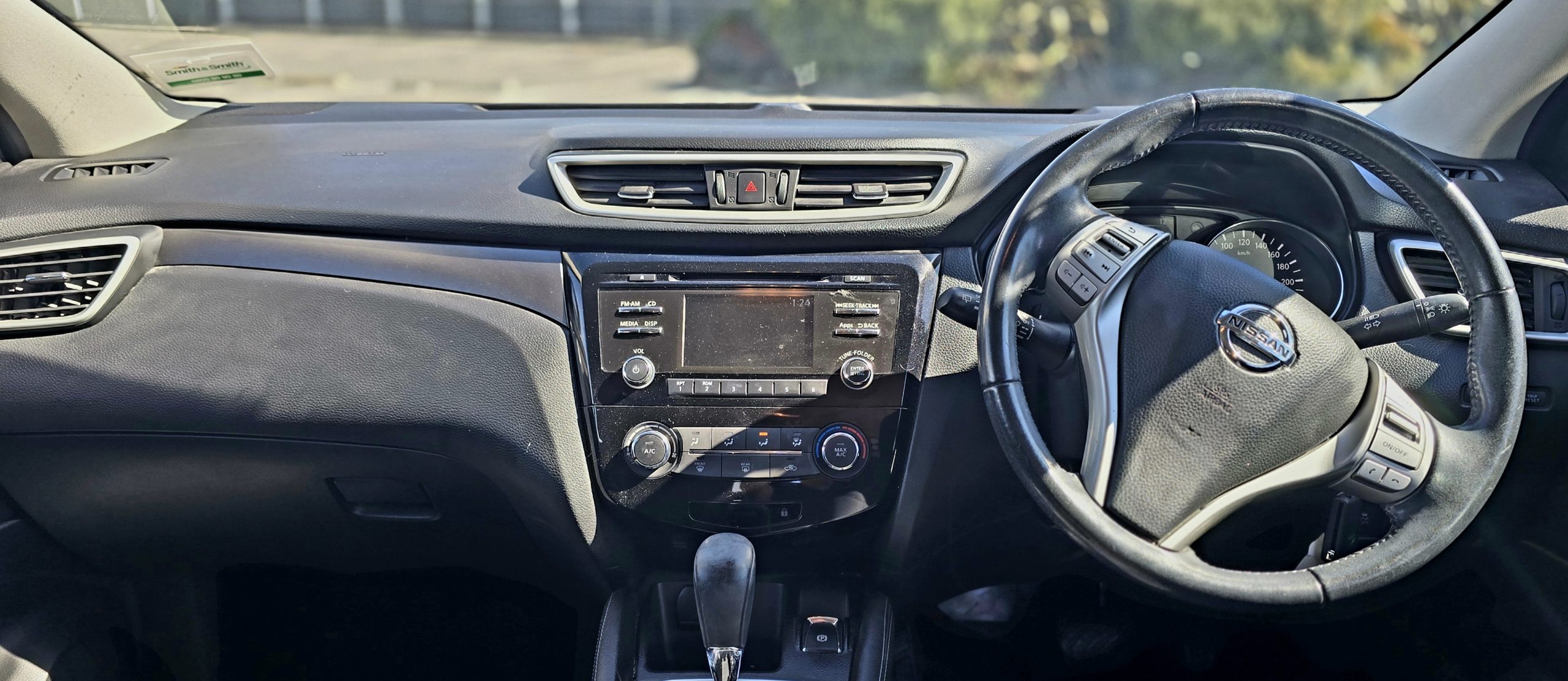 2015 Nissan Qashqai St -61,682km's - Image 4